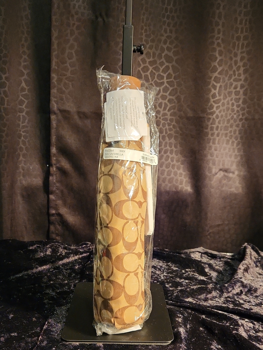 NWT Coach Foldable Umbrella in Beige and Brown Monogram
